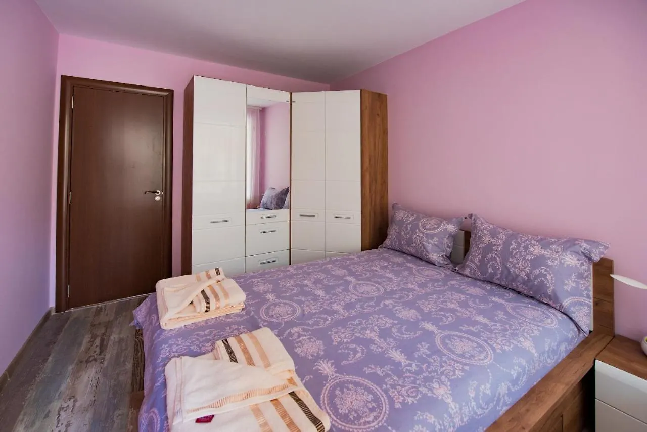 One&Only Apartment Warna