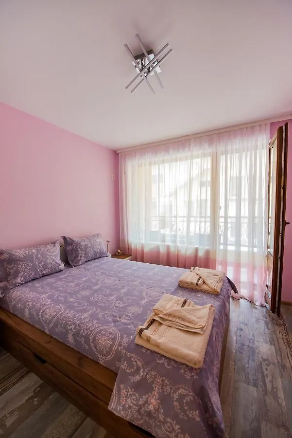 One&Only Apartment Warna