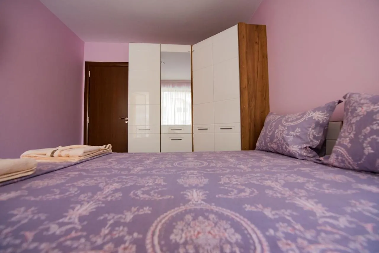 One&Only Apartment Warna