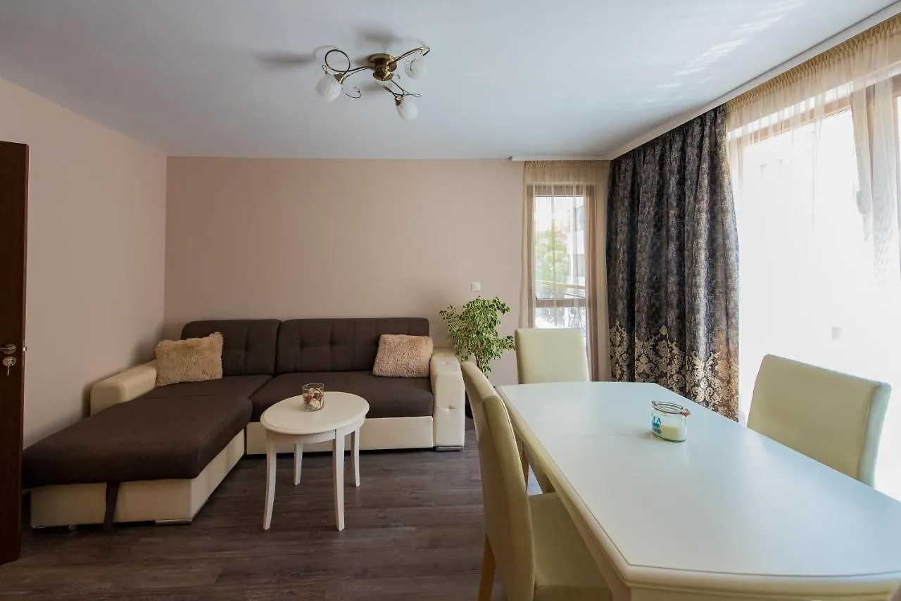 One&Only Apartment Warna